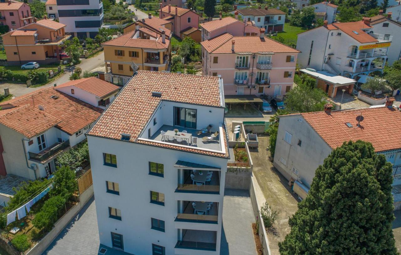 Apart Residence-Galant Ровінь Екстер'єр фото